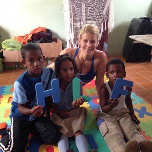 Led by HLF Co-Founder Therese Lundqvist, a group of volunteers traveled to the DR to help HLF's community partner Together for Better.