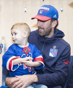 HLF co-founders Henrik & Therese reunited with the Rader Family post Saturday’s NYR game. Henrik & Therese first met with the family on Christmas morning at NewYork-Presbyterian Children’s Hospital in 2015. [Photo credit: Rebecca Taylor/MSG Photos]