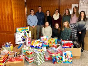 On Saturday December 10th, 10 members of the HLFYA Alumni Network gathered at HLF Community Partner NY Presbyterian Morgan Stanley Children's Hospital to deliver toys collected for patients who will be in the hospital over the holidays, to learn from employees of the hospital about their careers and to make holiday cards to lift the spirits of patients.