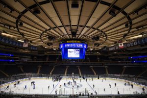 On January 16th 2019 HLF hosted a 2nd ice-skating event with CHASE at the Madison Square Garden. Guests were invited for dinner, a Q&A hosted by Bill Pidto and ice-skating at the world’s most famous arena together with Henrik Lundqvist. NYR’s Mika Zibanejad brought the event to another level with his DJ skills.

 