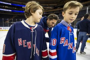 On January 16th 2019 HLF hosted a 2nd ice-skating event with CHASE at the Madison Square Garden. Guests were invited for dinner, a Q&A hosted by Bill Pidto and ice-skating at the world’s most famous arena together with Henrik Lundqvist. NYR’s Mika Zibanejad brought the event to another level with his DJ skills.

 