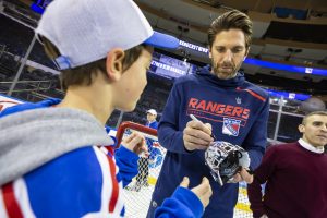 On January 16th 2019 HLF hosted a 2nd ice-skating event with CHASE at the Madison Square Garden. Guests were invited for dinner, a Q&A hosted by Bill Pidto and ice-skating at the world’s most famous arena together with Henrik Lundqvist. NYR’s Mika Zibanejad brought the event to another level with his DJ skills.

 