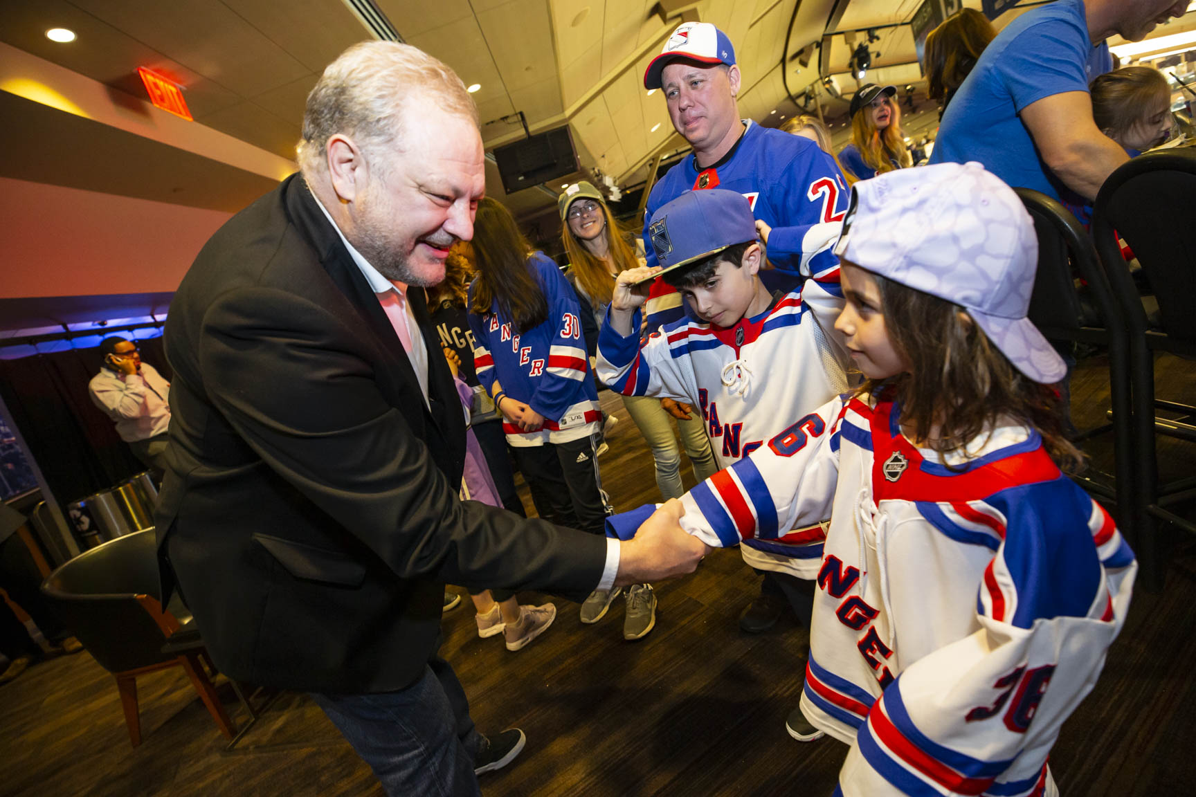 March 29th 2019: Final night in Henrik’s Crease of the NYR season. Garden of Dreams families met ’94 NYR Esa Tikkanen and cheered on the NYR to a victory at MSG.